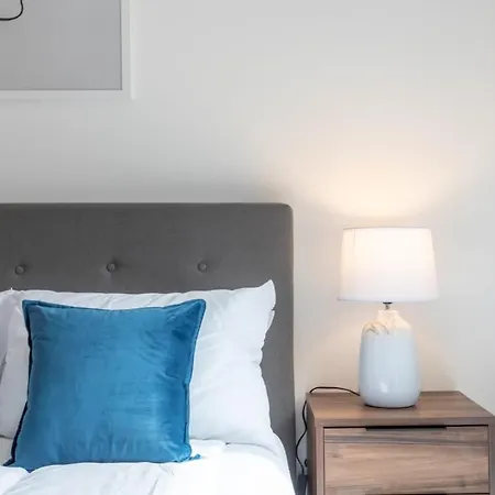 Stunning 1br In The Heart Of York