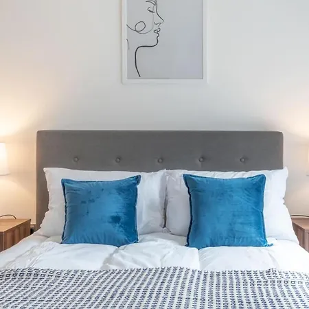 Apartment Stunning 1br In The Heart Of *